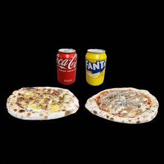 Dos pizzas y 2 refrescos