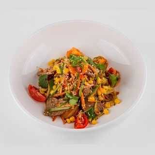 Манго бефф салат (250г)