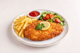 Kotlet schabowy, frytki, surówka