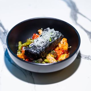 Тубу Кім Стейк