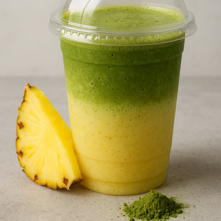 zumo piña y matcha