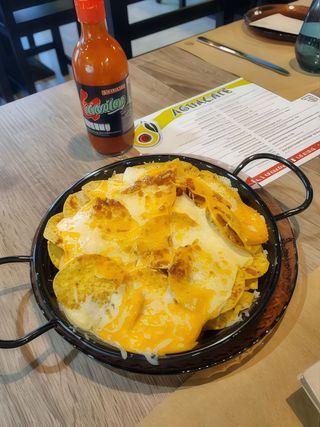 Nachos Con Mix De Quesos