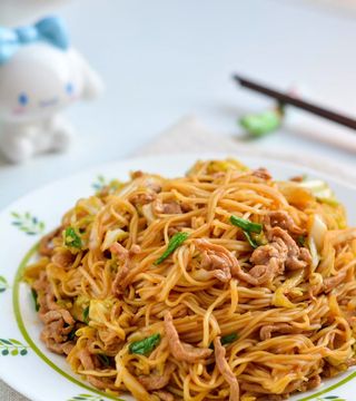 Fideo Frito Con Carne De Cerdo