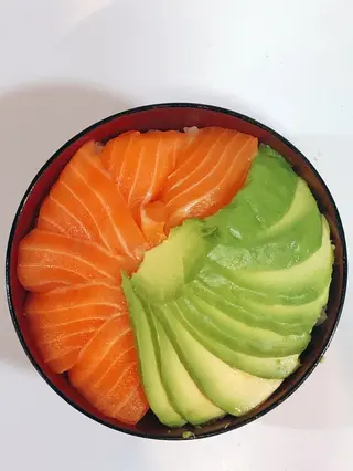 70. Salmón Don Aguacate