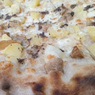 PIZZA AL PIATTO BIANCA -  PATATE E PORCINI