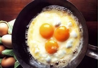 3 Œufs Spécial + 4 Accompagnements