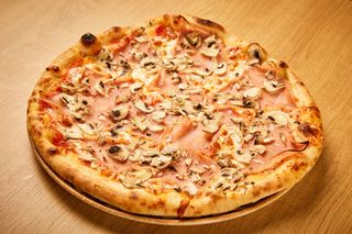 PIZZA PROSCIUTTO E FUNGHI