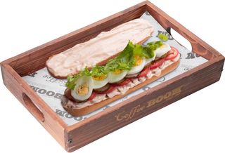 Сэндвич с курицей и соусом коктейль