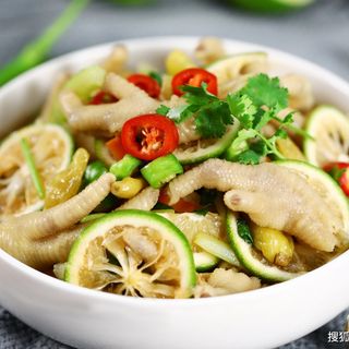 zampe di pollo in salamoia piccante