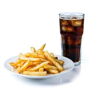 Menú plato + patatas o arroz + bebida