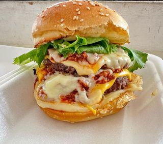 Lasagna Chili Burger (frites+boisson)