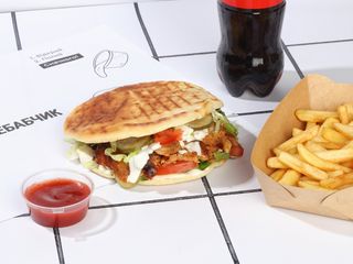 Комбо курячий кебаб в булці