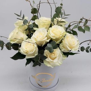 Cutie  Mon Jardin cu 9 trandafiri albi