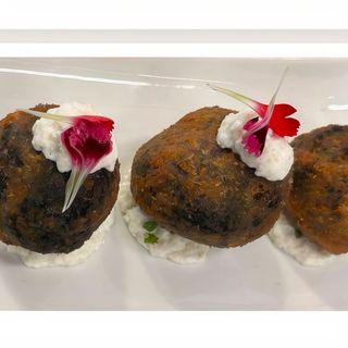 Arancini al nero di seppia