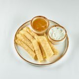 Млинець з медом та сметаною (200г)