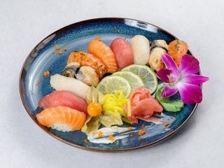 NIGIRI SELECTION 10 SZT.