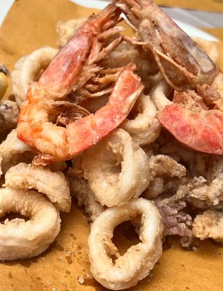 Fritto calamari e gamberi