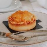 Tart sa jabukom i karamelom