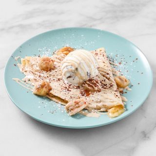 Crep con Fruta y Helado