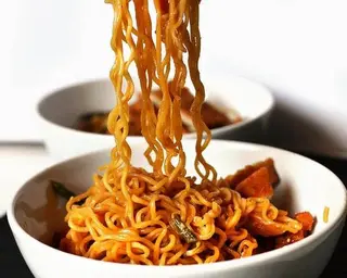 Yakisoba Con Pollo 