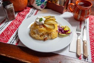 Mămăliguță cu brânză și jumări