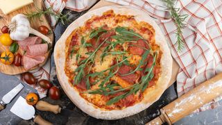 პიცა პროშუტო რუკოლათი 33 სმ