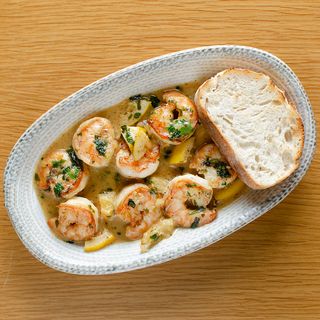 Скариди с масло и вино