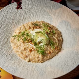 Terci de cereale cu parmezan si ou posat