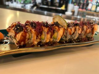 Uramaki De Salmón Y Foie (8 Pzs.)