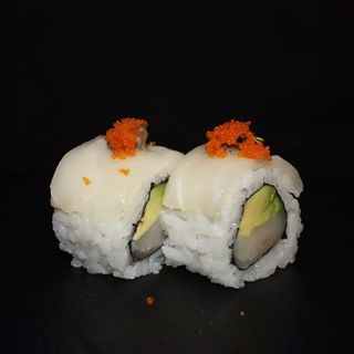 Uramaki Pez Mantequila Con Trufa (8 Uds.)