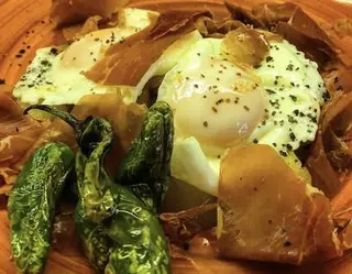 Huevos Rotos Con Jamón