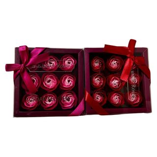 Cutie cu 9 trandafiri