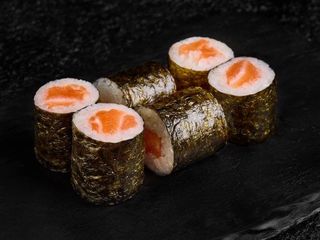 Рол з лососем (95г)
