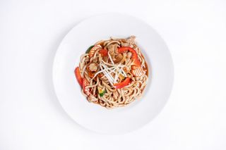 U DONG z sosem  teriyaki z wieprzowiną