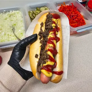 Hot dog z pieczarkami parówką