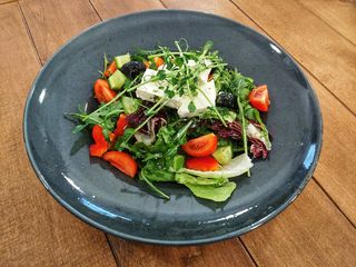 Салат Овочевий мікс з оливками та цитрусовою заправкою (260г)