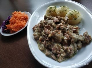 Gulasz z żołądków drobiowych