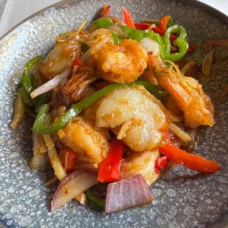 Langostinos y Vieiras Salteadas al Vino de Shao - Hsing