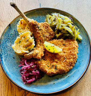 Schab z kością w panierce