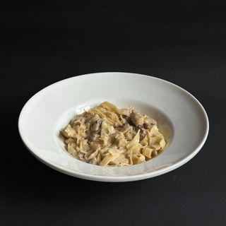 Паста з куркою та грибами (300г)