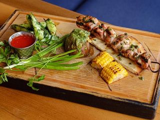 Курячий шашлик з запеченою картоплею (420g)