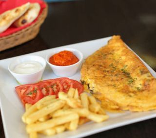 Omlet sa sirom i šunkom