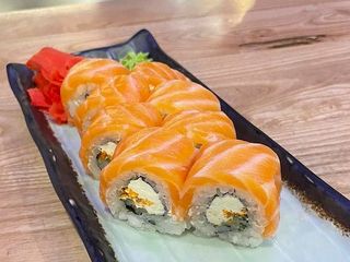 РОЛ ФІЛАД З ЛОСОСЕМ (270g)