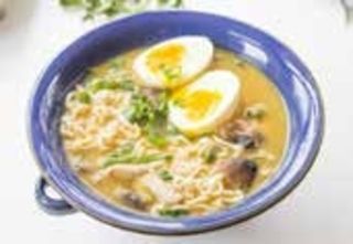 N.201 Zuppa di ramen con uovo
