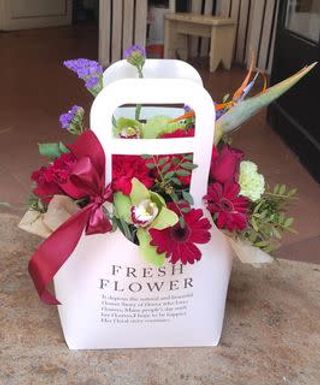 Varijanta cveća u torbici 