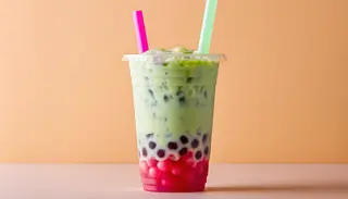 Strawberry Matcha duża 500 ml