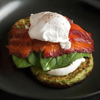 Драники с форелью и мусом из рикотты