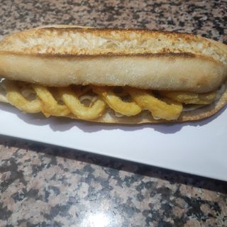 bocadillo de calamares