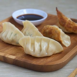 502A.gyoza de cerdo con verduras -PLANCHA