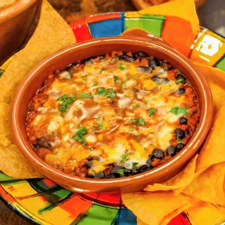 Frijoles con totopos